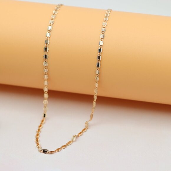 "Shimmer Oval Link Rose Gold Necklace Bold Yet Sleek, XPNL0142 - Picture 10 of 12